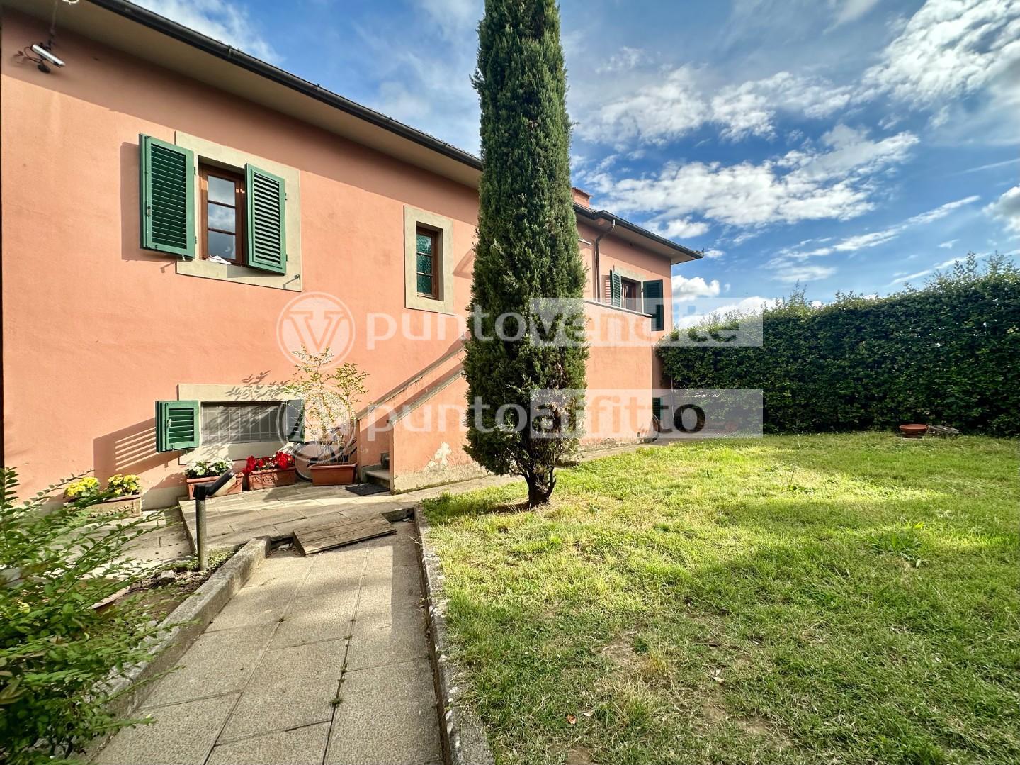 Casa indipendente con giardino, Capannori marlia