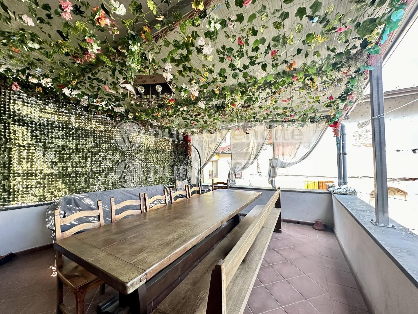 Casa indipendente con terrazzo, Capannori ruota