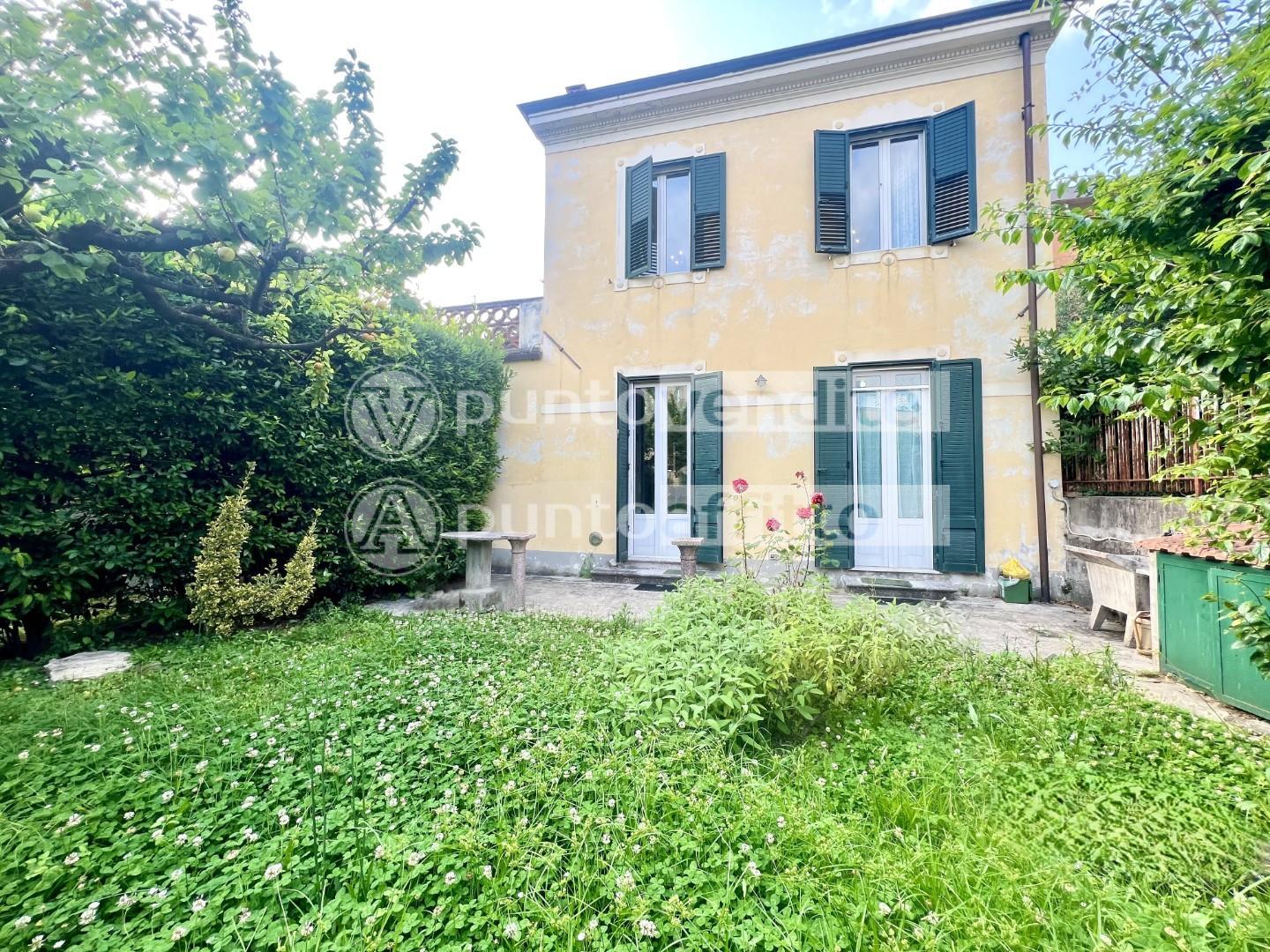 Casa indipendente con giardino, Lucca sant'anna
