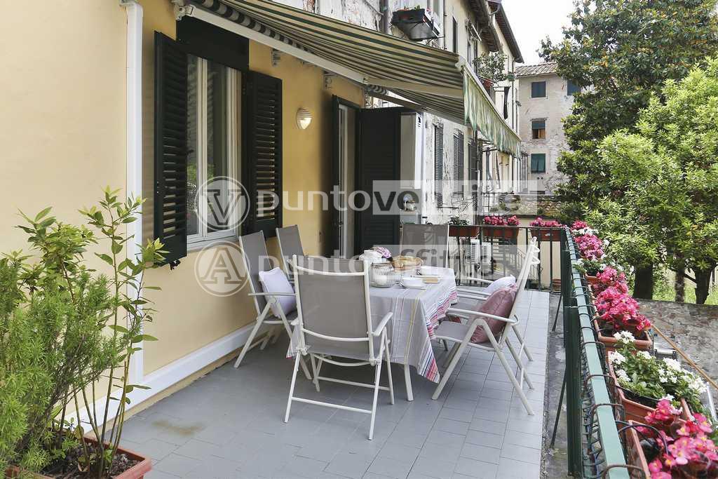 Appartamento arredato in affitto, Lucca centro storico