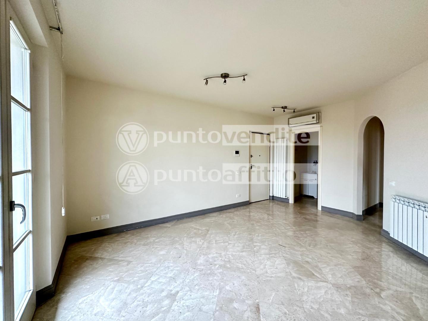 Quadrilocale con terrazzi, Lucca arancio