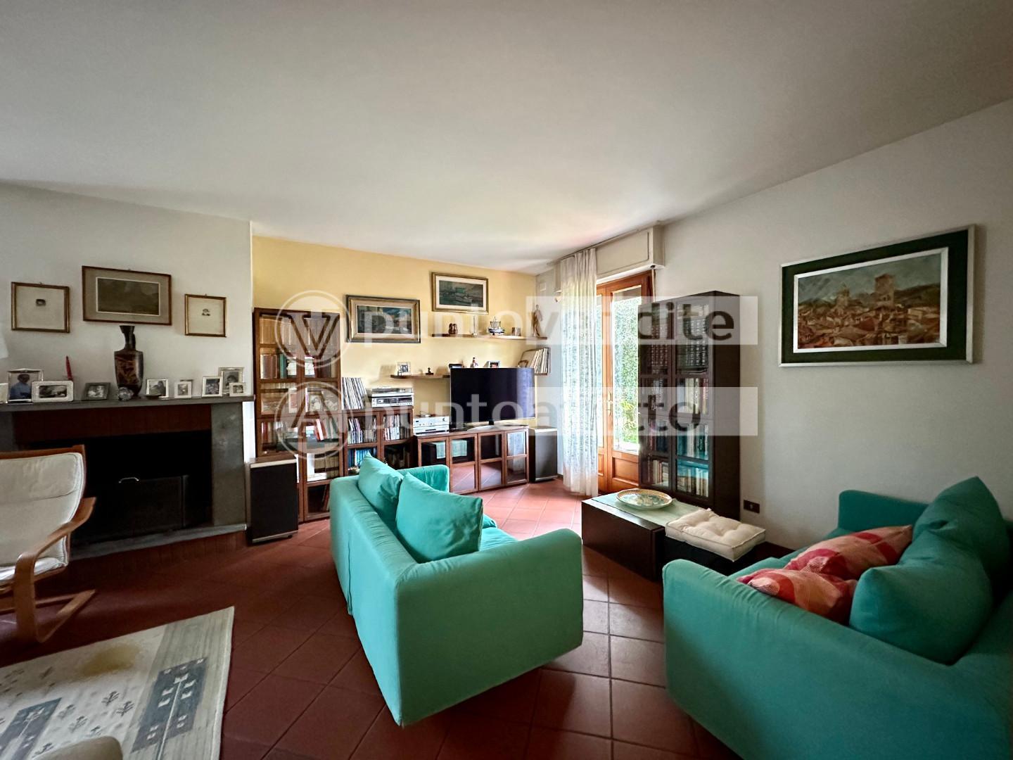 Villa Bifamiliare con giardino, Lucca san marco