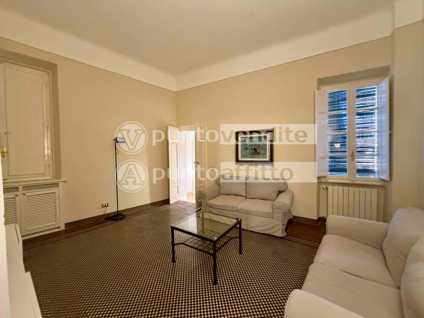 Appartamento arredato in affitto, Lucca centro storico