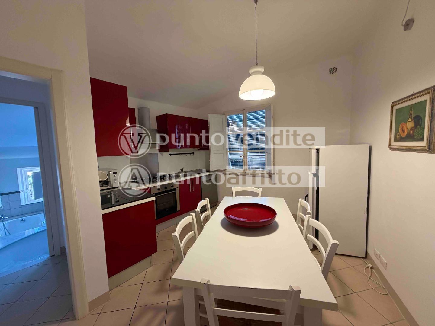 Appartamento arredato in affitto, Lucca centro storico