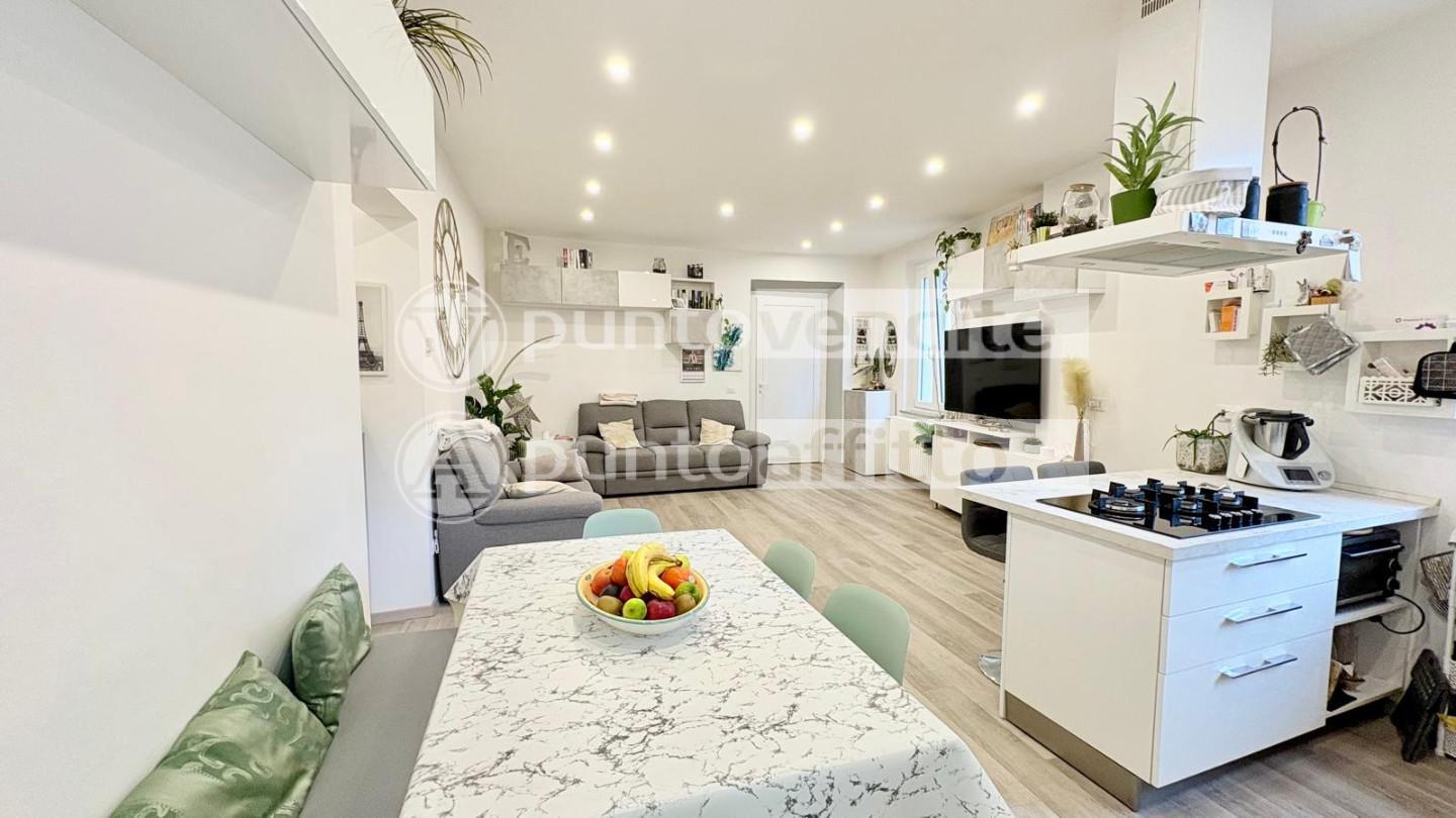 Appartamento con terrazzo, Lucca centro storico