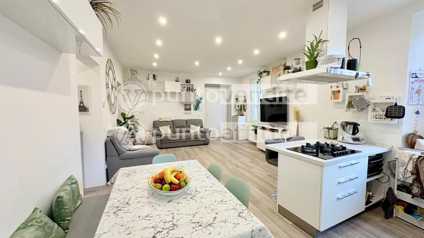 Appartamento con terrazzo, Lucca centro storico