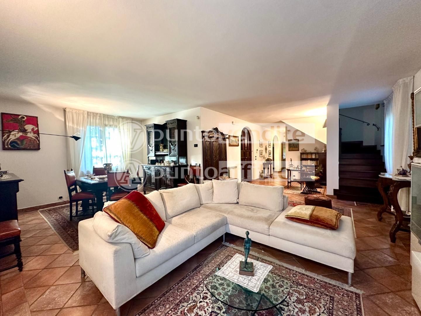 Villa con giardino a Camaiore