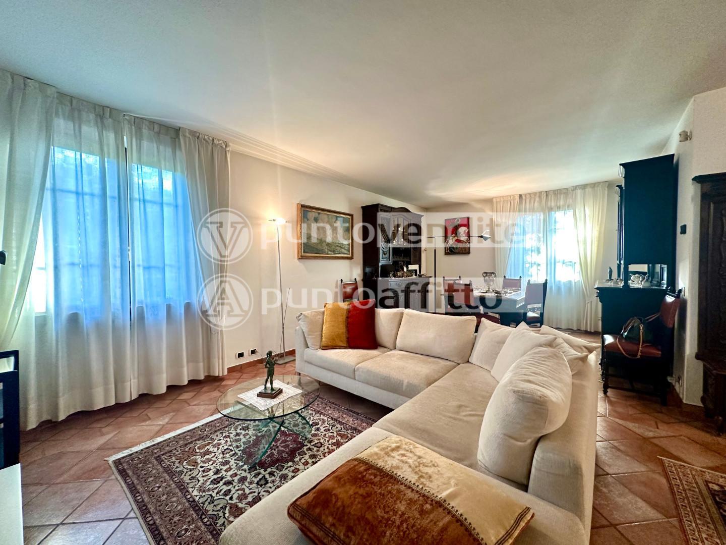 Villa con giardino a Camaiore