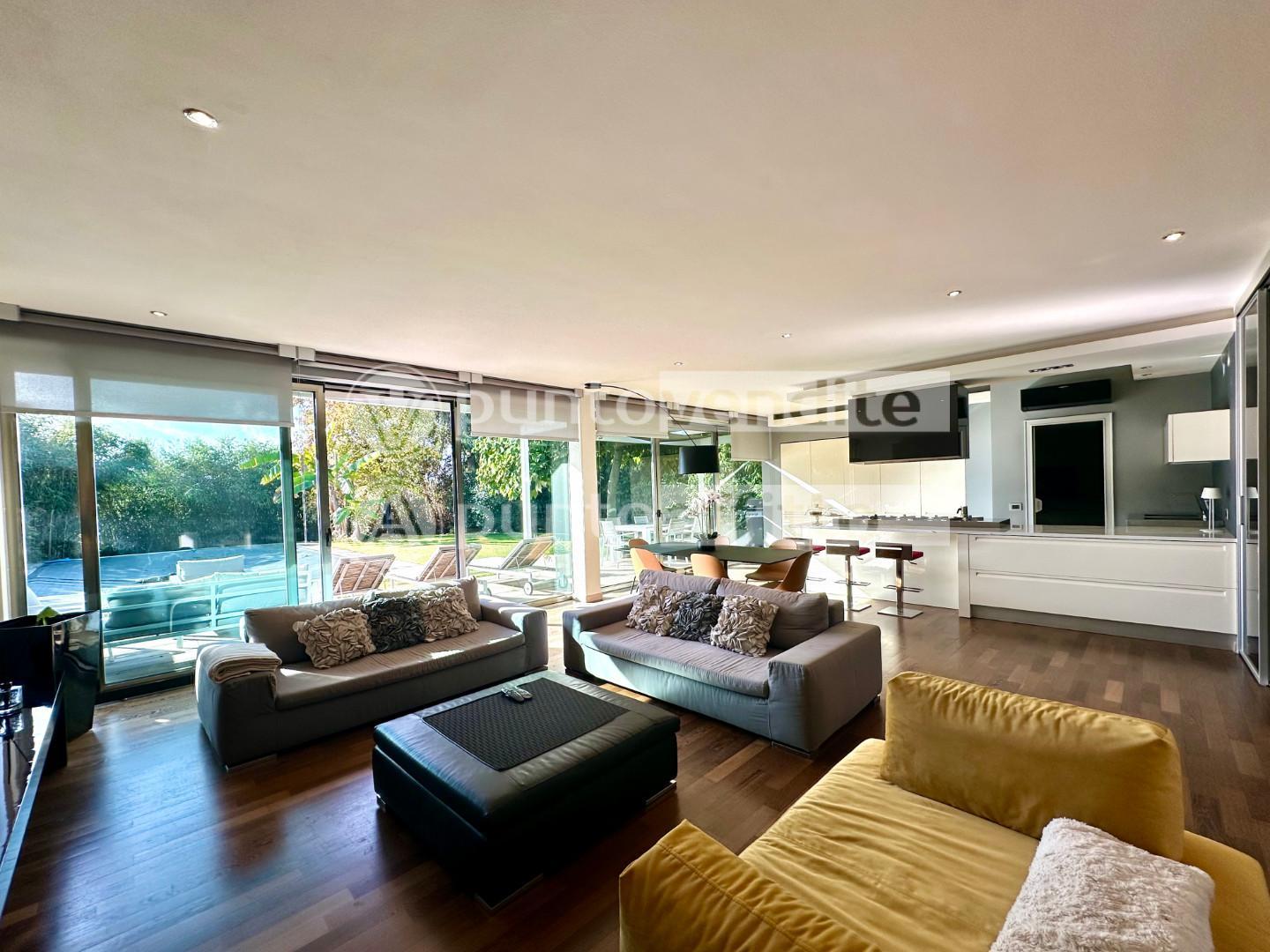 Villa con giardino, Lucca santissima annunziata