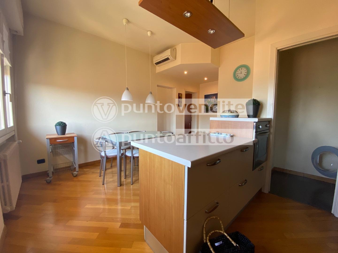 Trilocale arredato in affitto, Lucca san concordio contrada