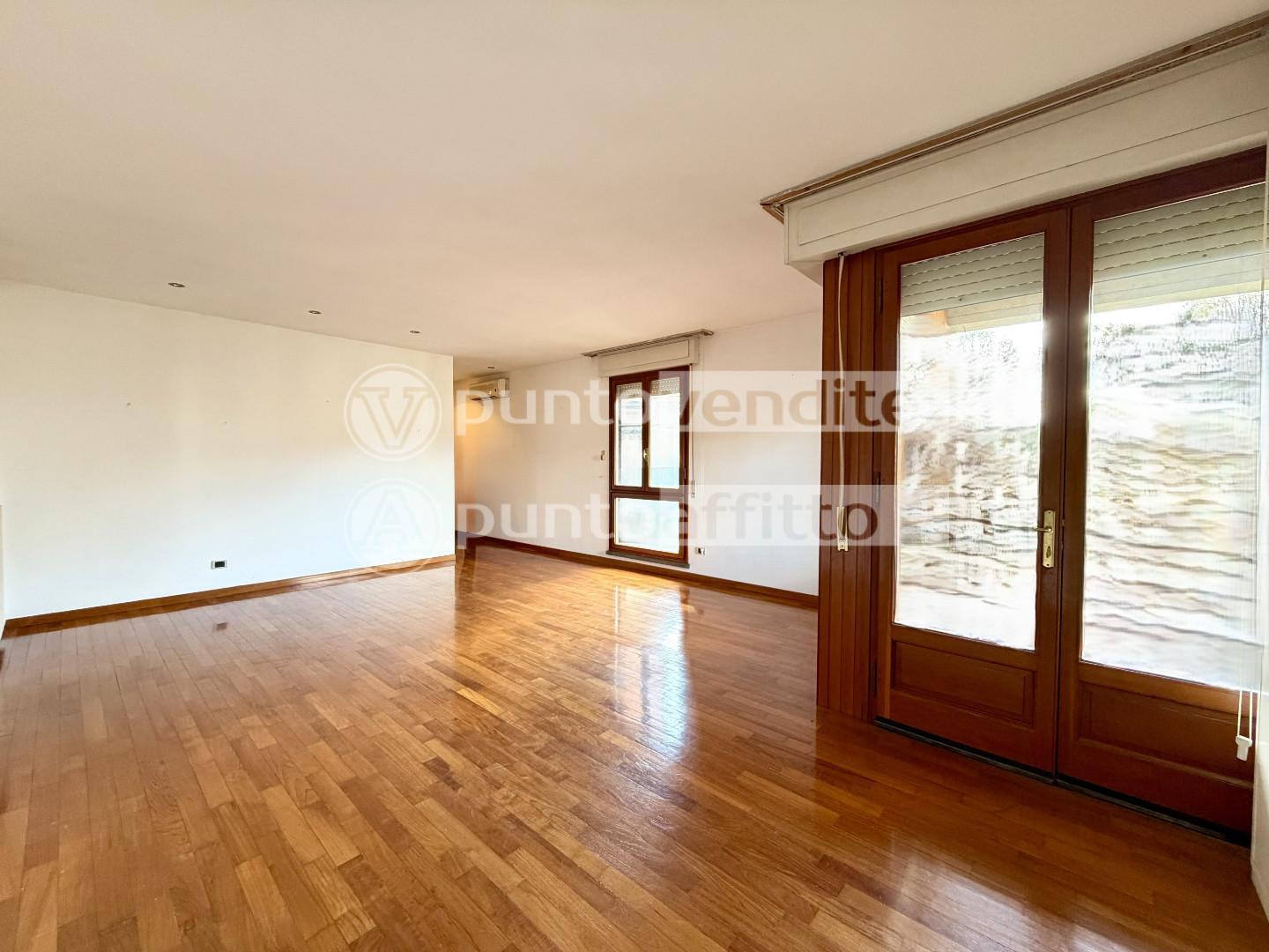 Appartamento con terrazzo, Lucca san marco