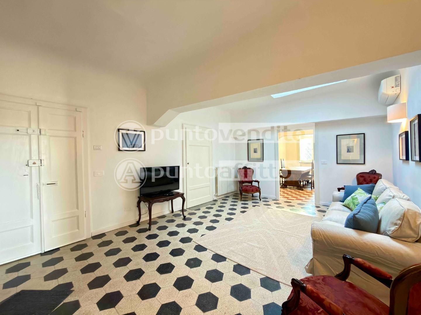 Appartamento arredato in affitto, Lucca centro storico