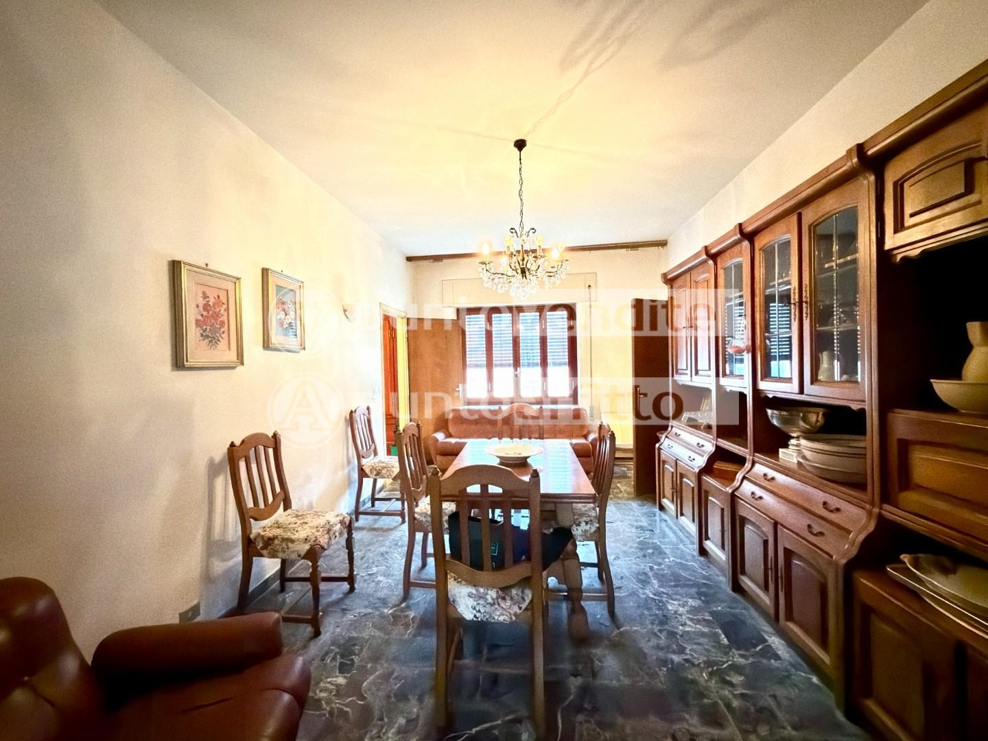 Casa indipendente con giardino, Capannori lammari