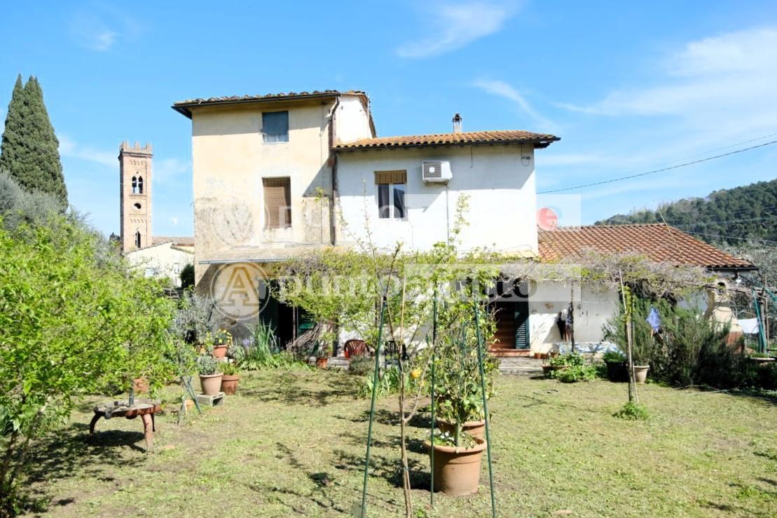 Casa indipendente con giardino, Capannori coselli