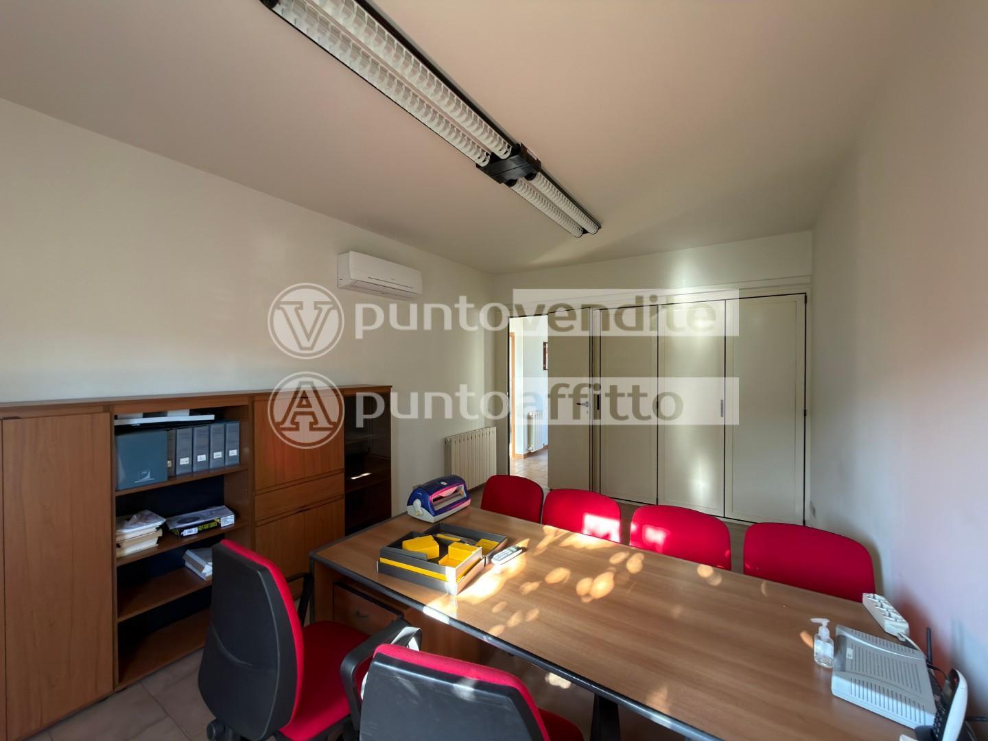 Ufficio in affitto, Lucca zona est