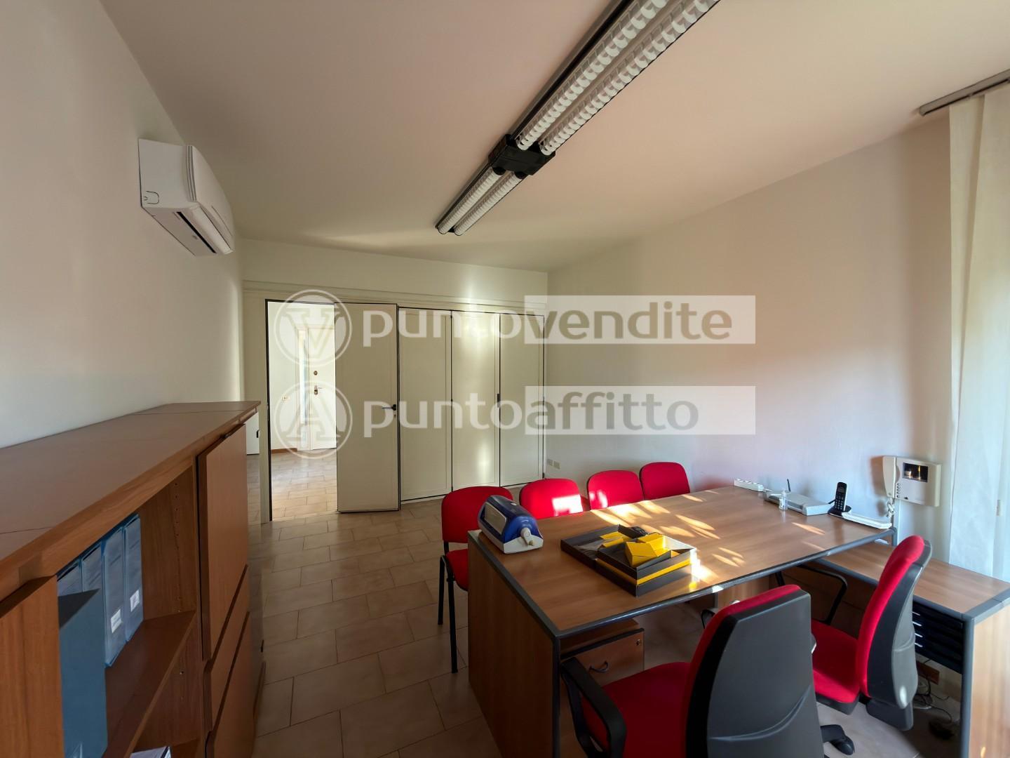 Ufficio in affitto, Lucca zona est