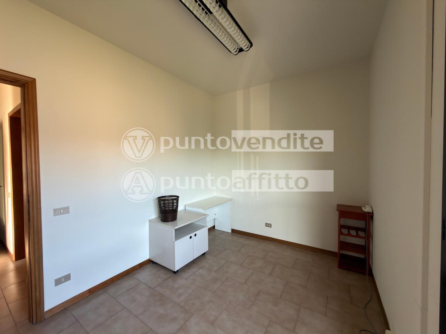 Ufficio in affitto, Lucca zona est