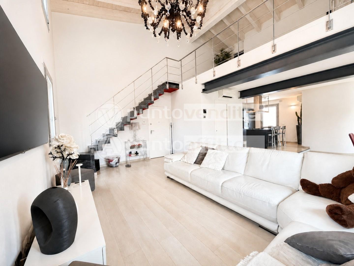 Loft con terrazzo, Lucca sant'anna