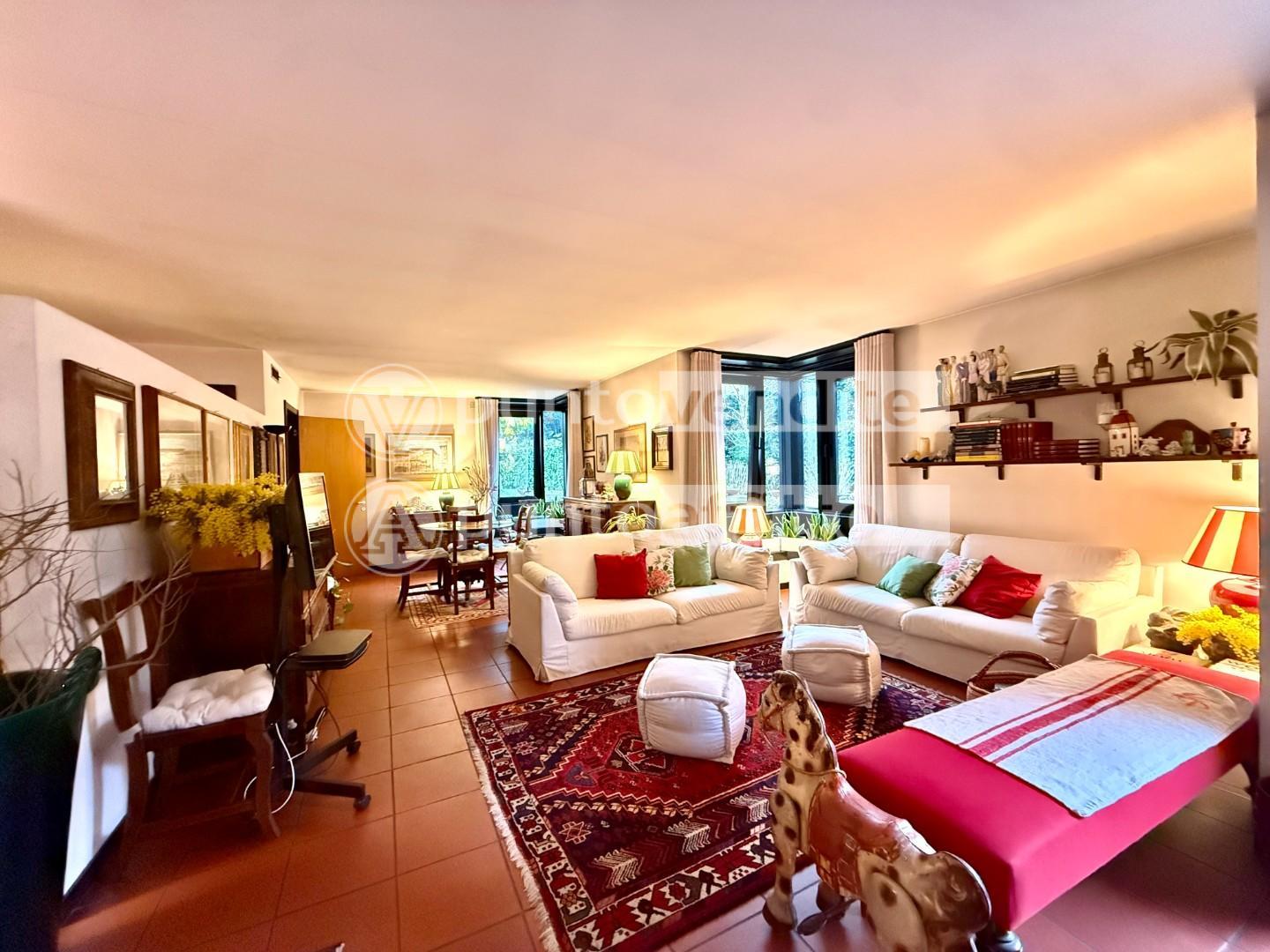 Appartamento con terrazzo, Lucca san marco