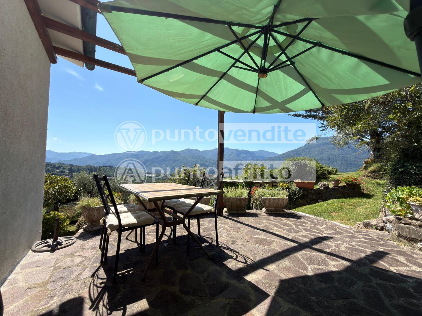 Casa indipendente con giardino, Barga filecchio