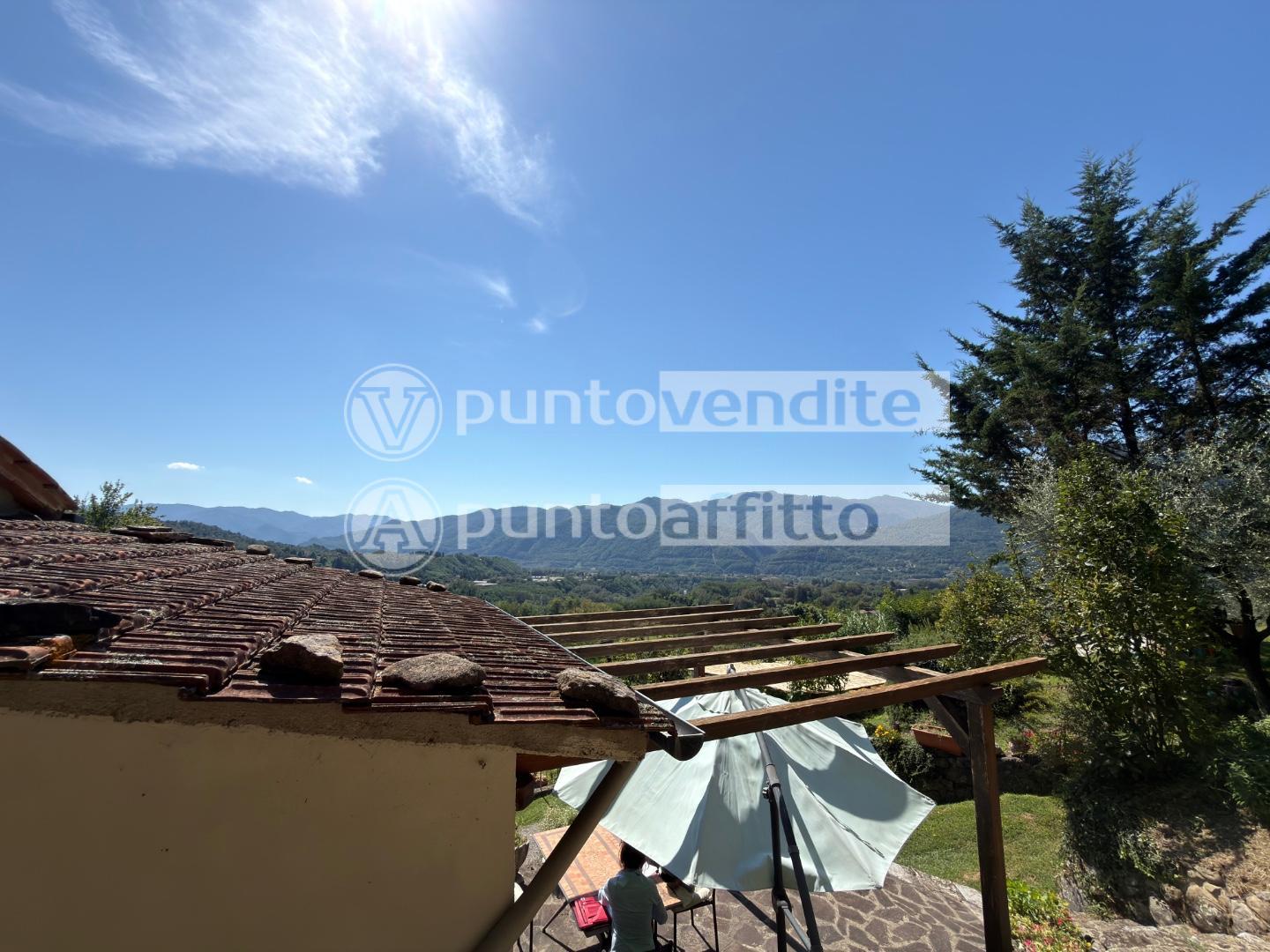 Casa indipendente con giardino, Barga filecchio