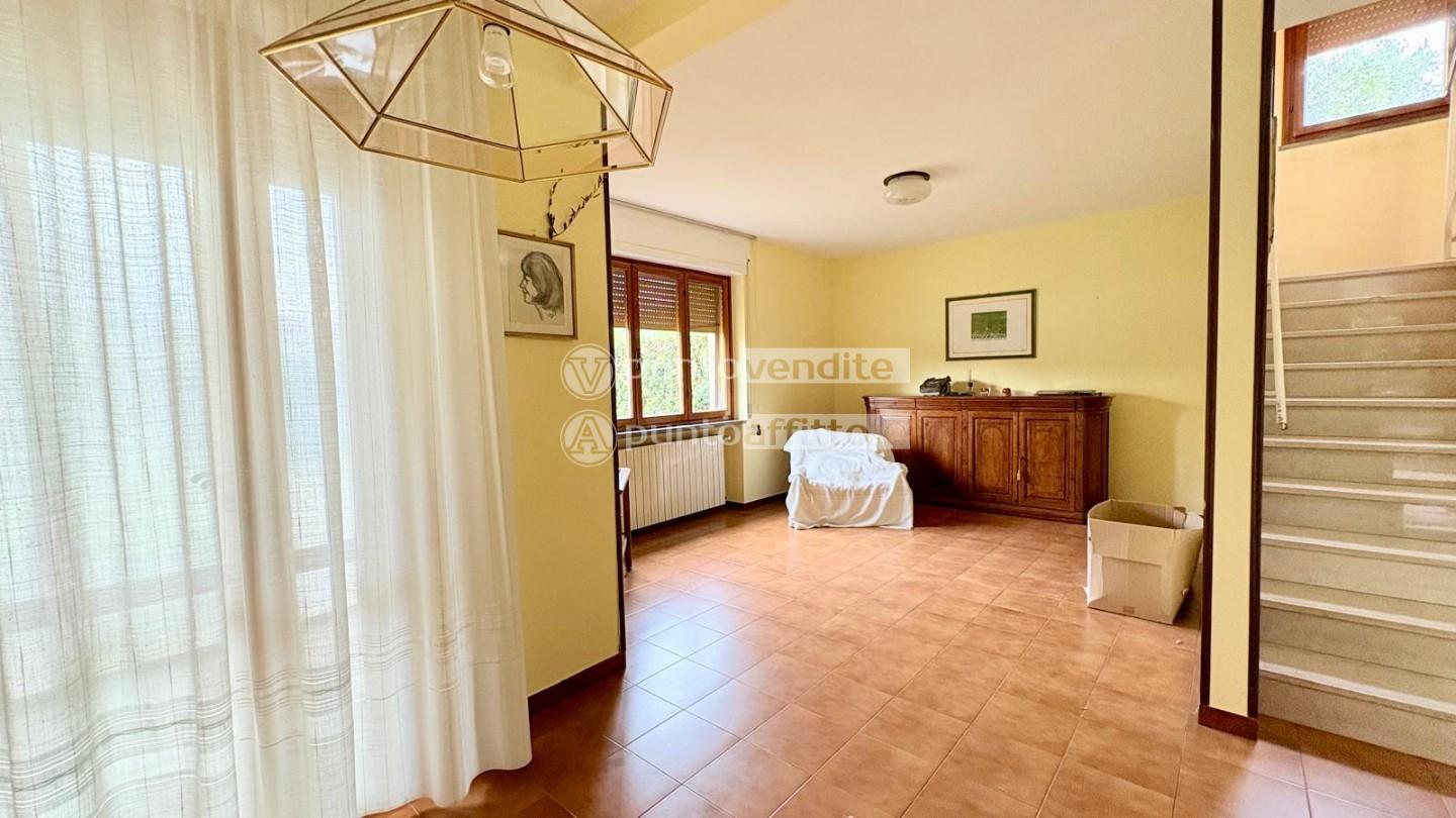 Villa con giardino, Lucca san concordio contrada