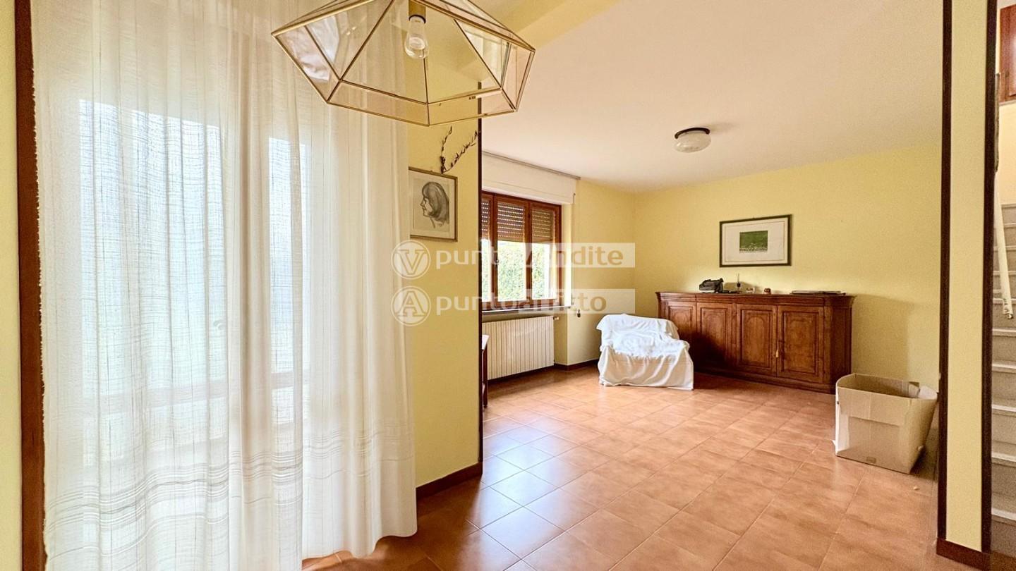 Villa con giardino, Lucca san concordio contrada