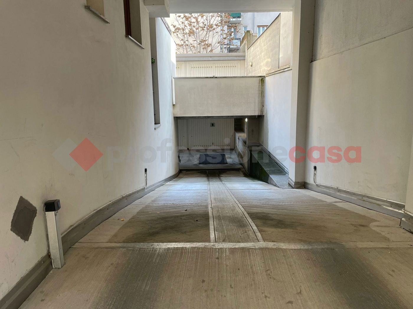 Box/Garage 15mq in affitto a Milano