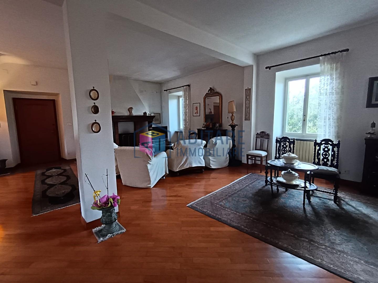 Attico con terrazzo, Livorno montenero alto