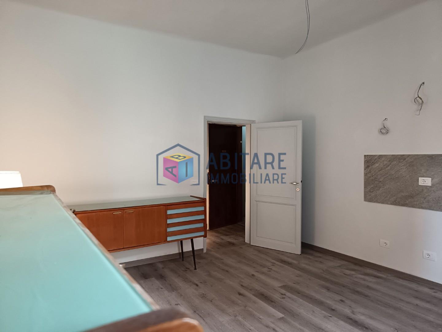 Trilocale ristrutturato, Livorno sorgenti