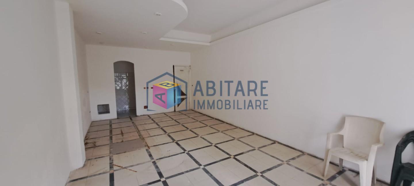 Locale commerciale in affitto, Livorno calzabigi