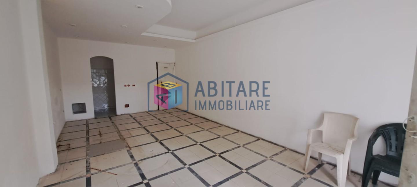 Locale commerciale in affitto, Livorno calzabigi