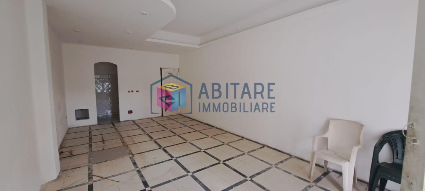 Locale commerciale in affitto, Livorno calzabigi