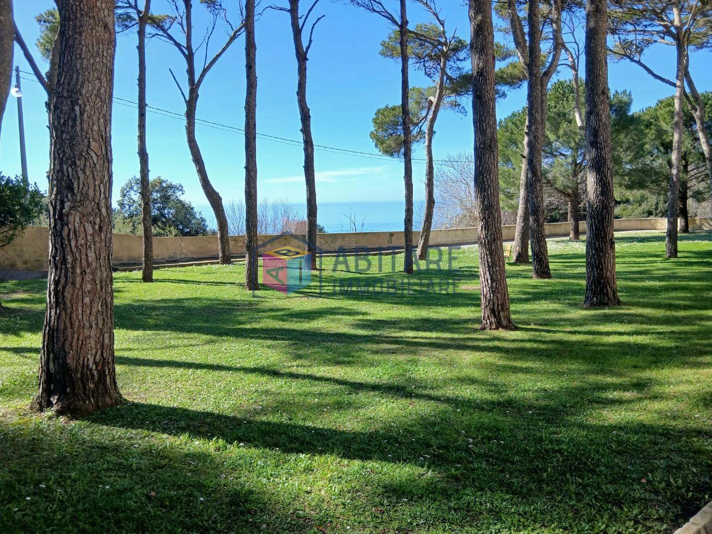 Attico con terrazzo, Livorno montenero alto