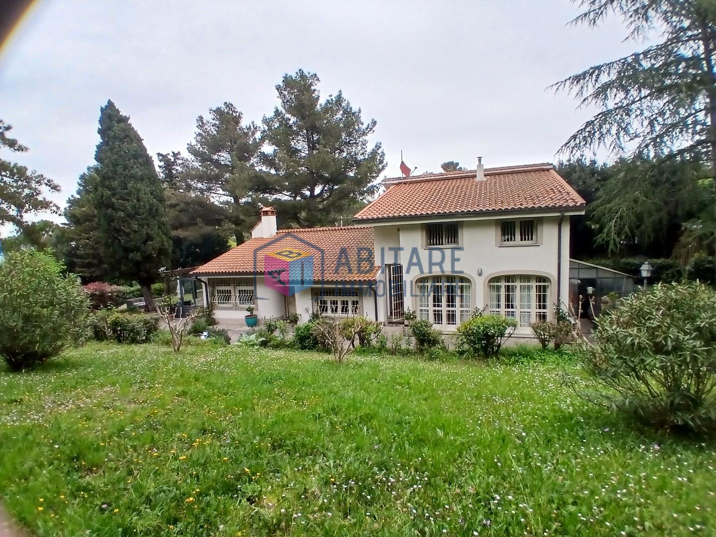Quadrilocale con giardino, Livorno montenero basso