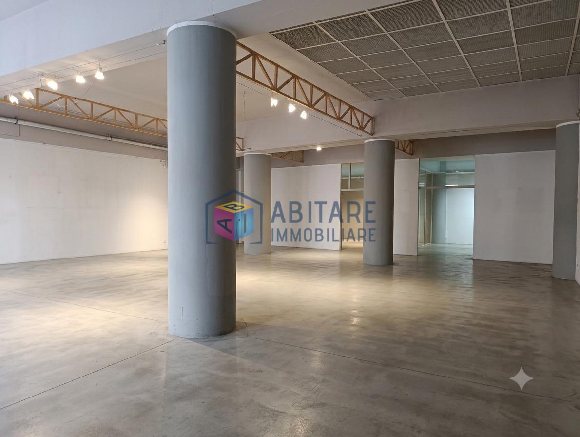 Locale commerciale in vendita, Livorno centro