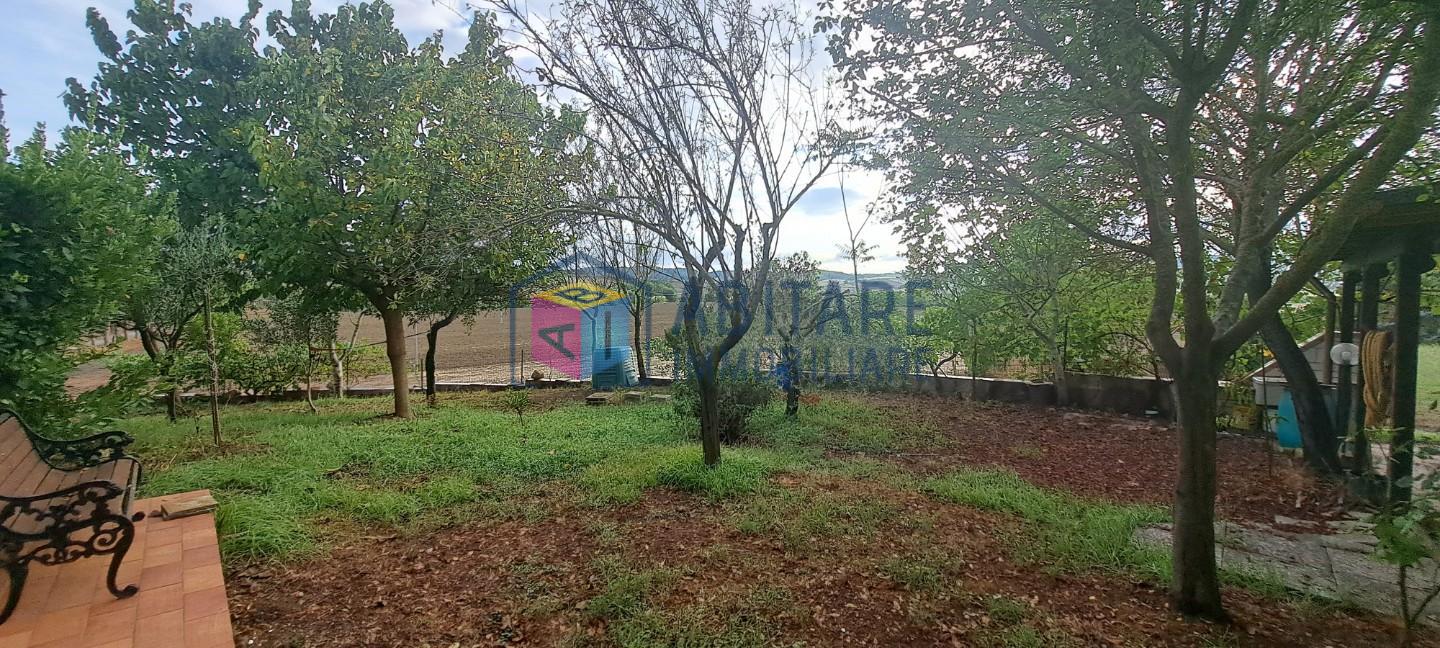 Quadrilocale con giardino a Santa Luce