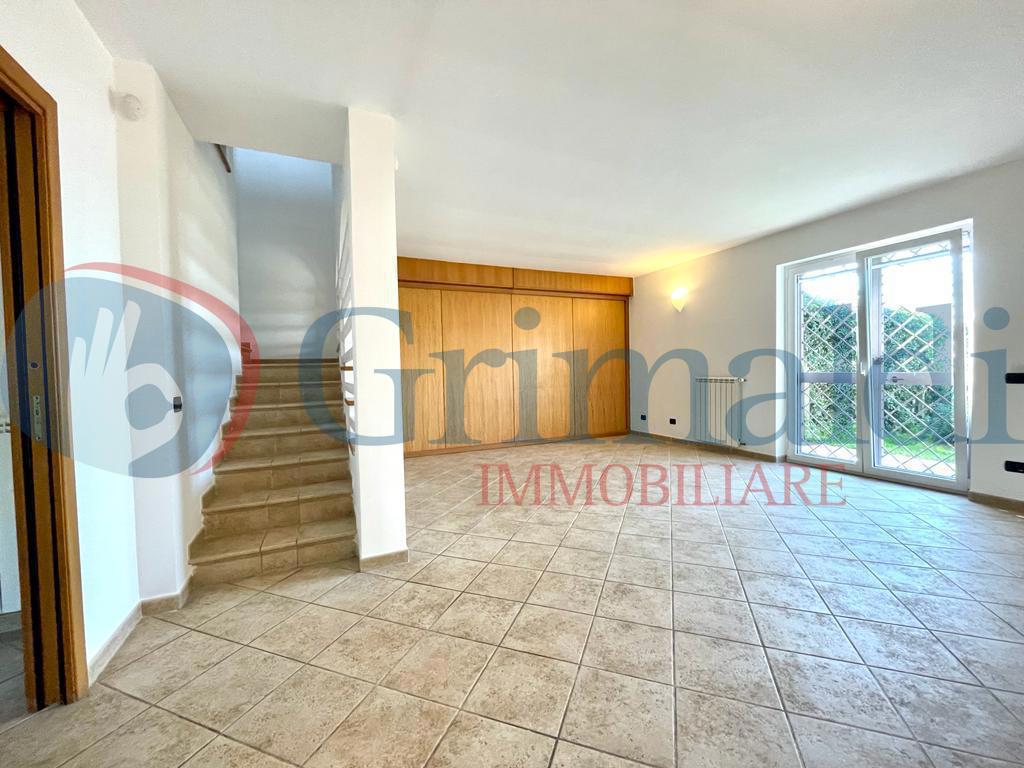 Villa Bifamiliare arredata in affitto a Pozzuoli