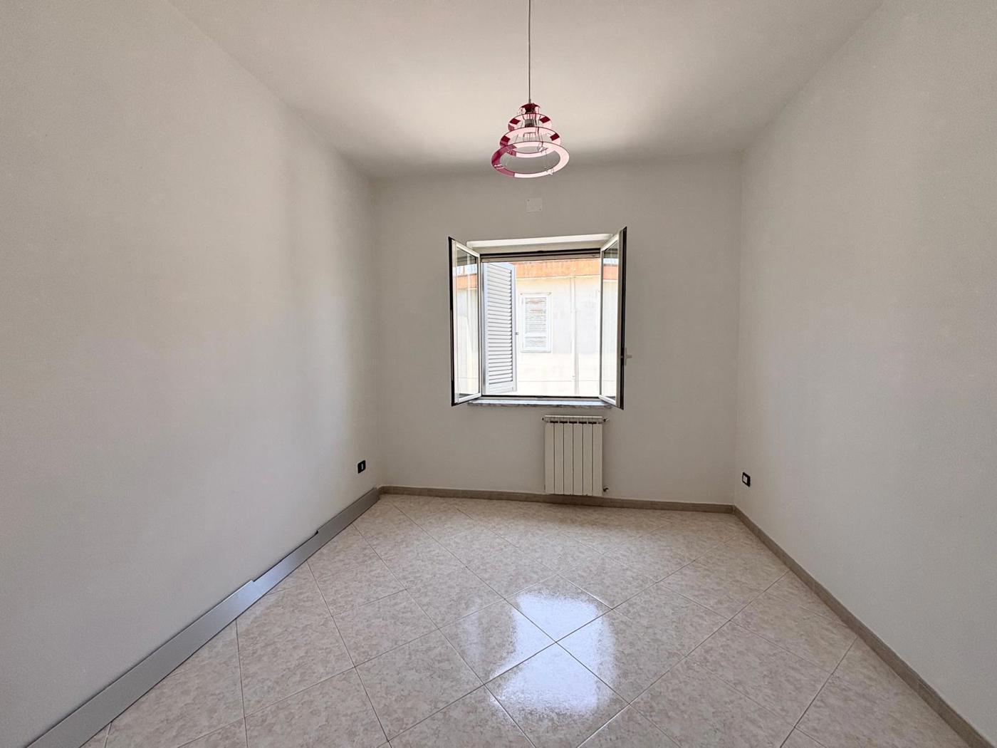 Quadrilocale arredato in affitto a Giugliano in Campania