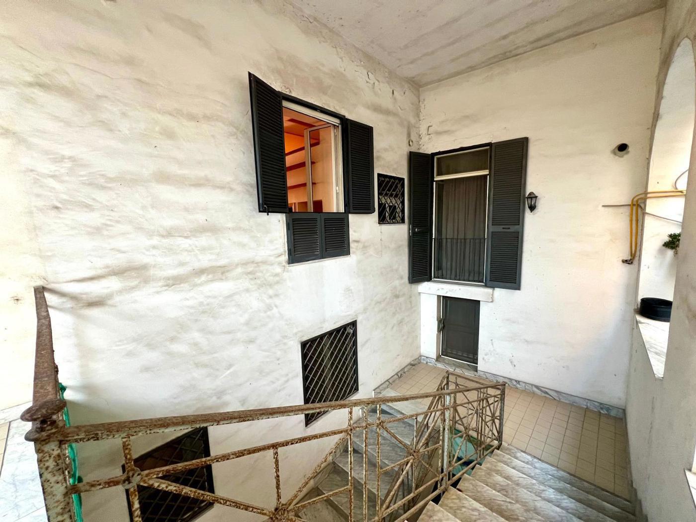 Bilocale arredato in affitto a Pozzuoli