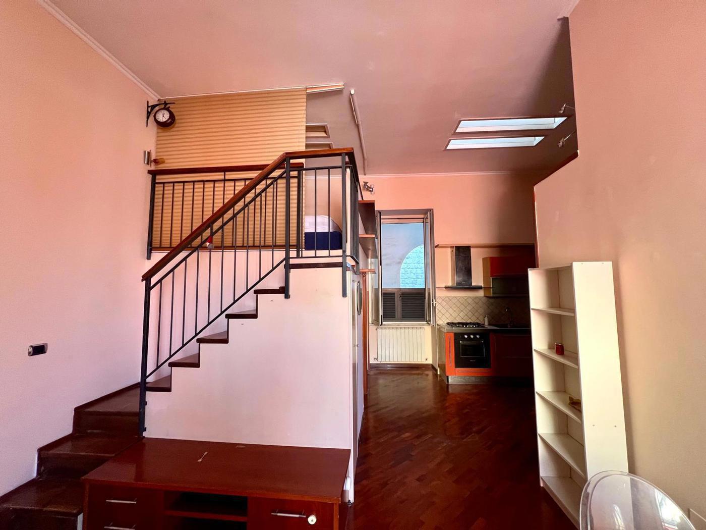 Bilocale arredato in affitto a Pozzuoli