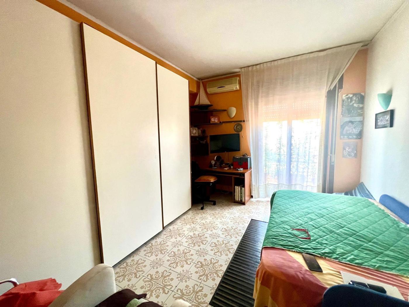 Trilocale da ristrutturare a Napoli