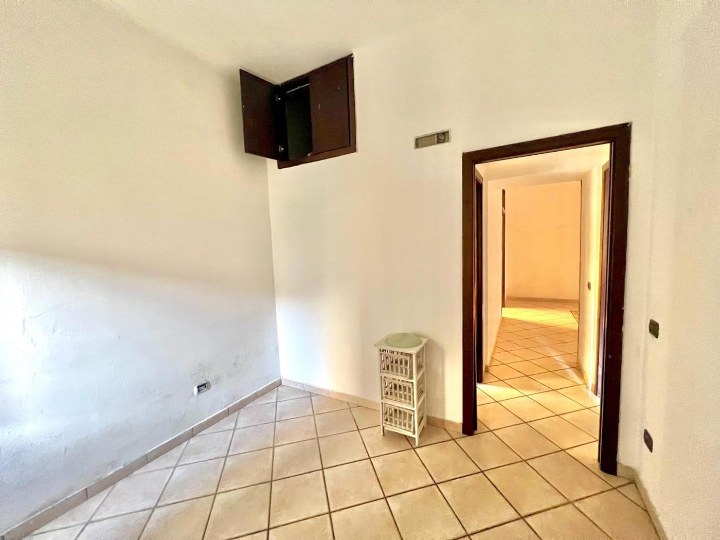 Trilocale da ristrutturare a Pozzuoli