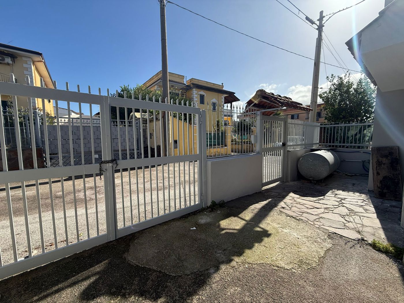 Trilocale da ristrutturare a Giugliano in Campania