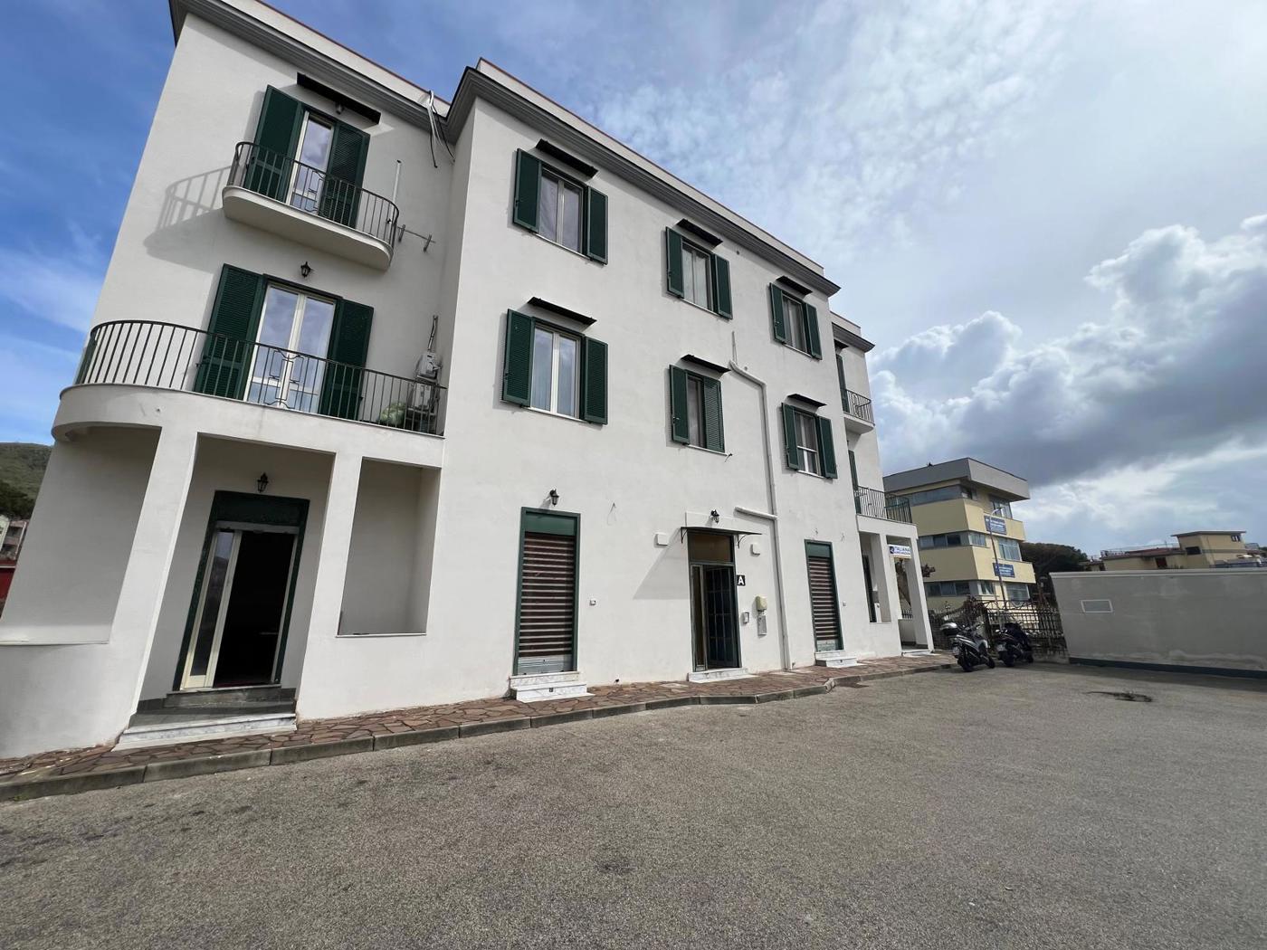 Quadrilocale in affitto a Pozzuoli