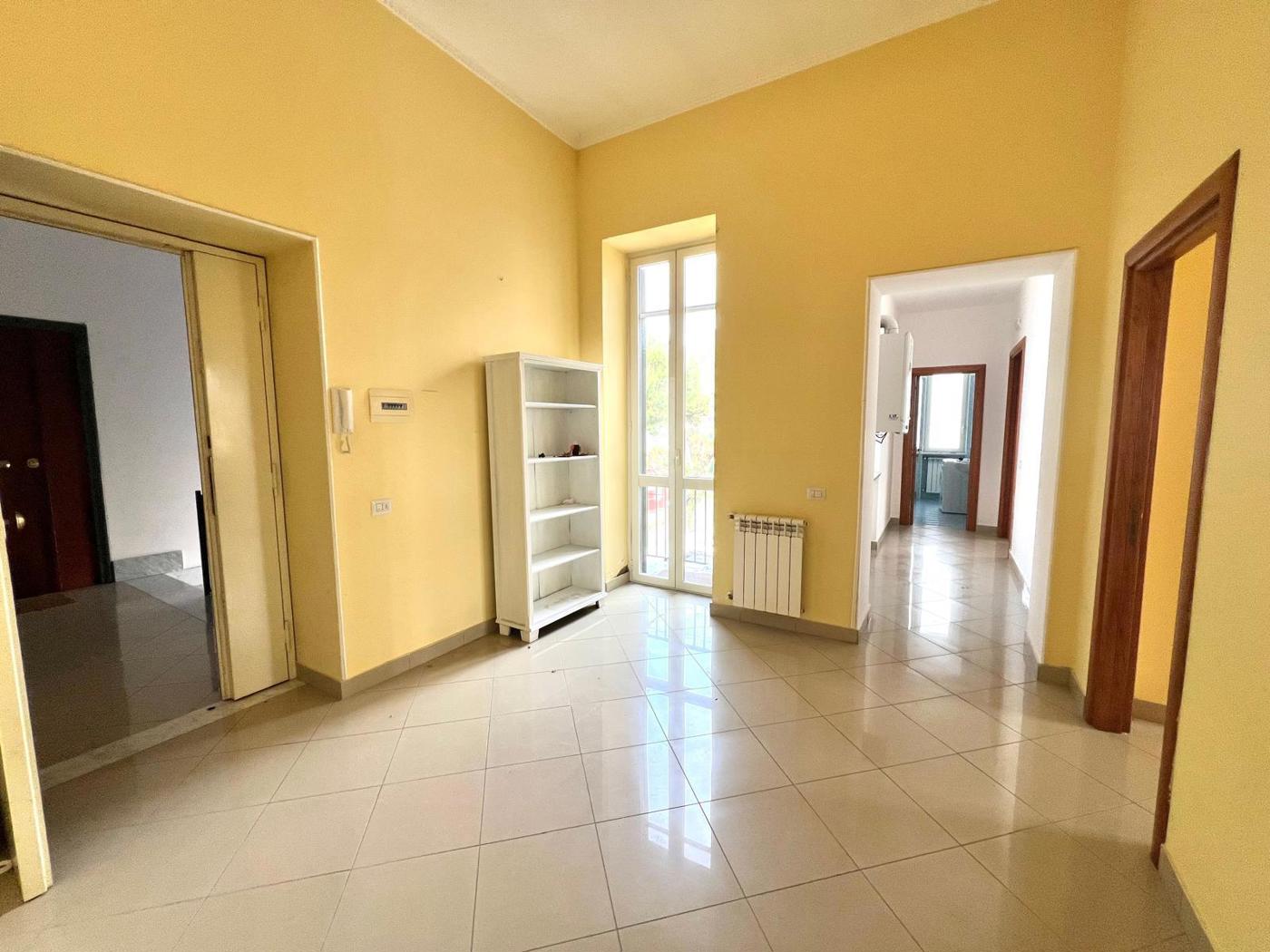 Quadrilocale in affitto a Pozzuoli