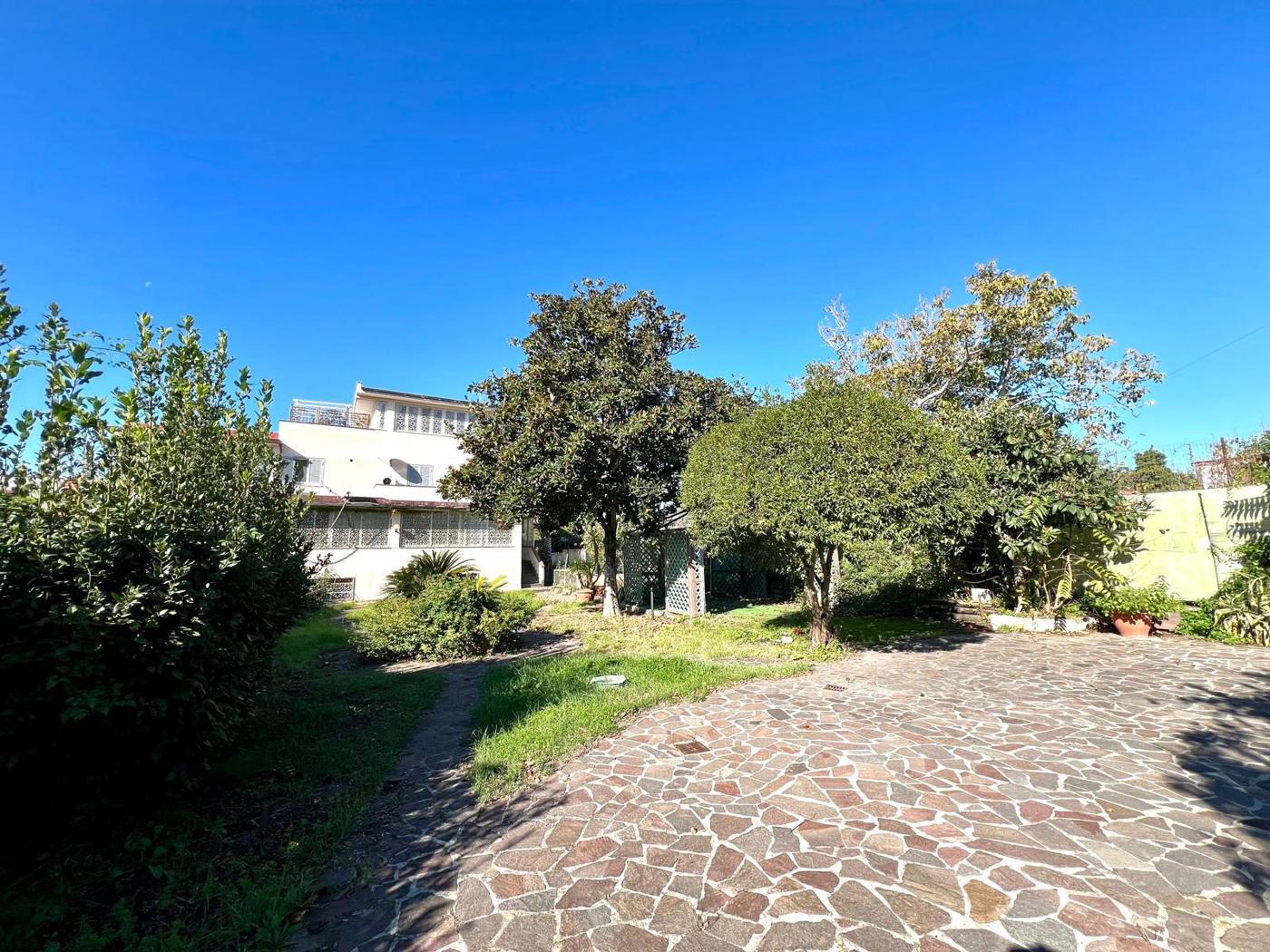 Appartamento con giardino a Pozzuoli