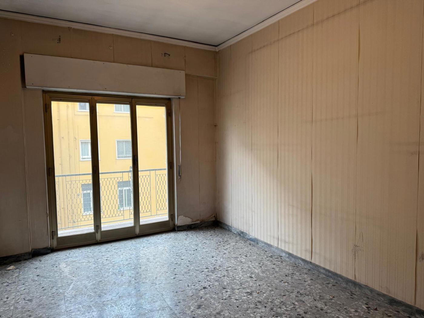 Quadrilocale da ristrutturare a Napoli