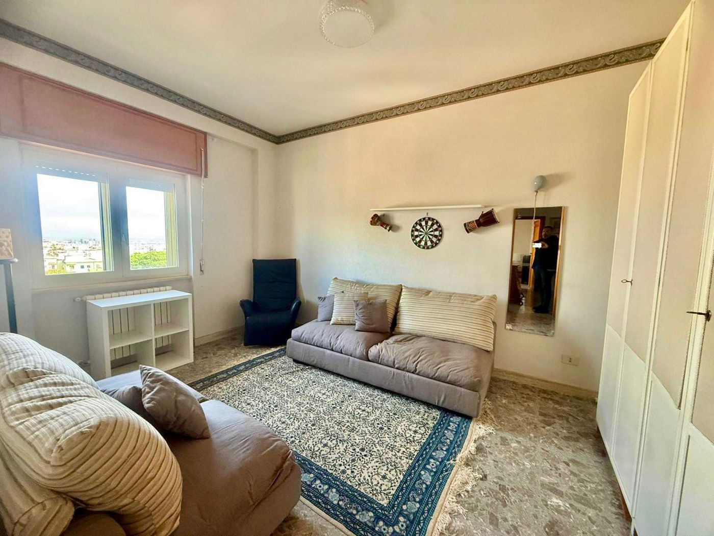 Trilocale arredato in affitto a Napoli