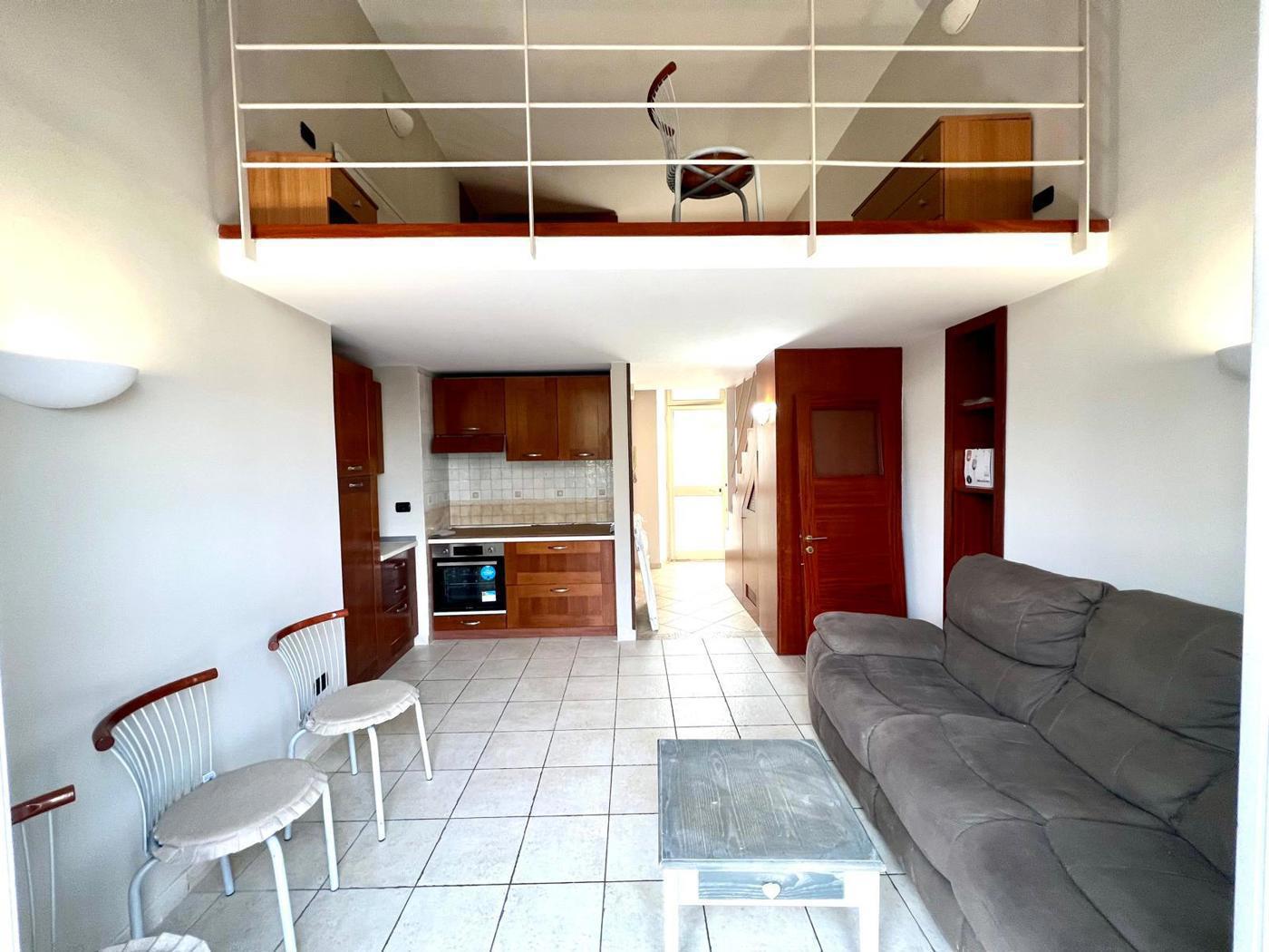 Bilocale arredato in affitto a Pozzuoli